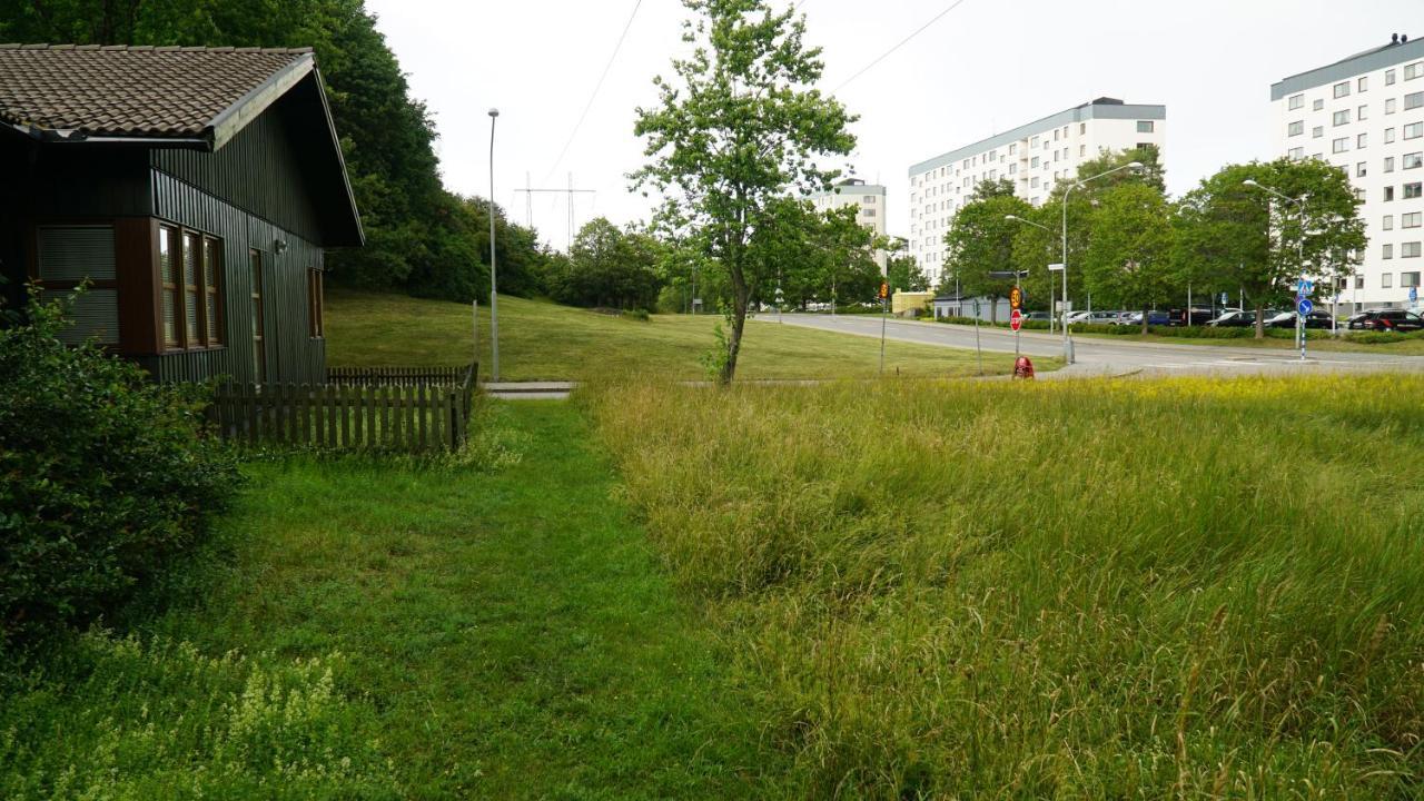 Bredängs Hostel Stockholm Exteriör bild